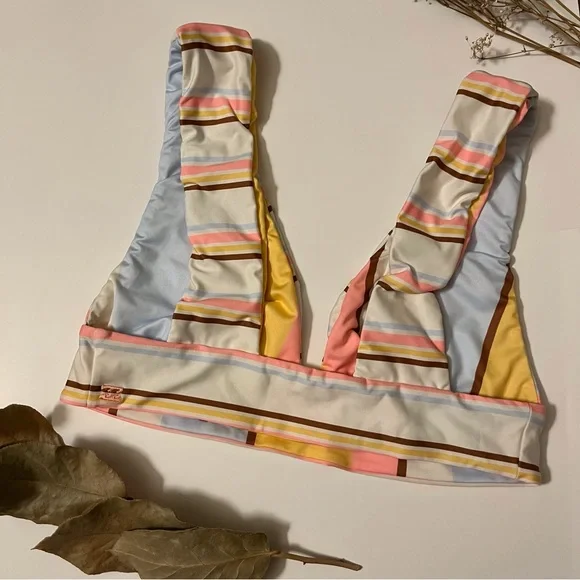 Billabong bikini top- reversible! - Picture 2 of 6